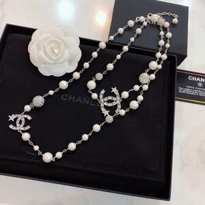 Chanel long pearl necklace